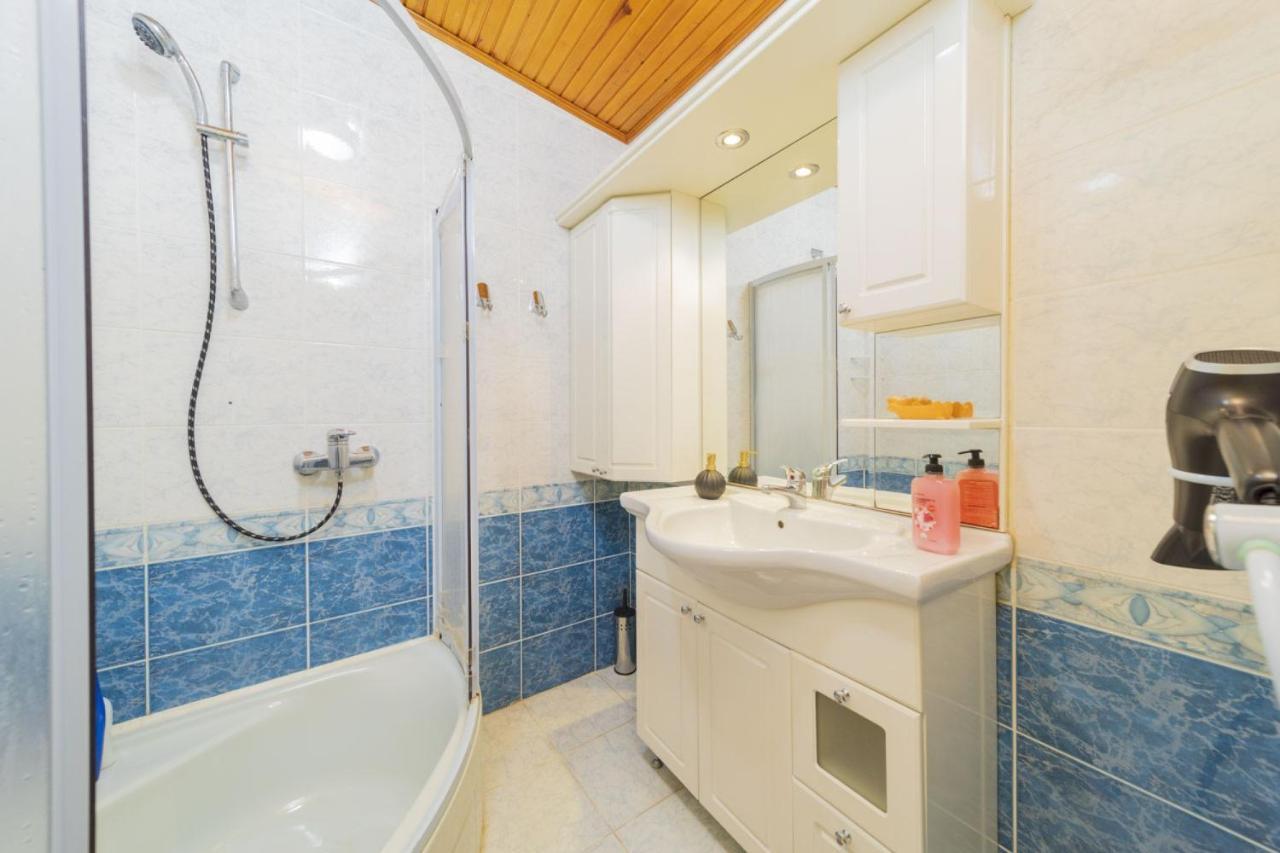 Daire Flat With Terrace Next To Konyaalti Antalya