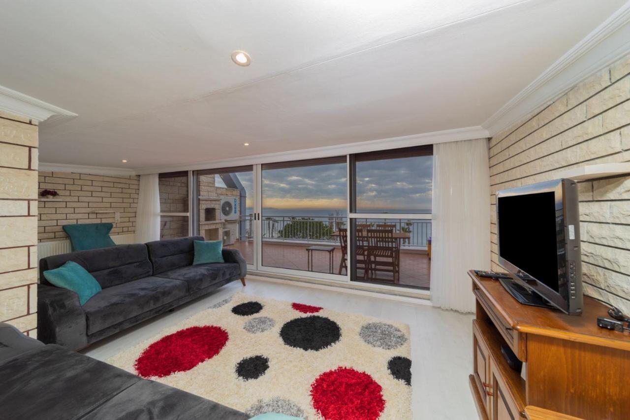 Daire Flat With Terrace Next To Konyaalti Antalya