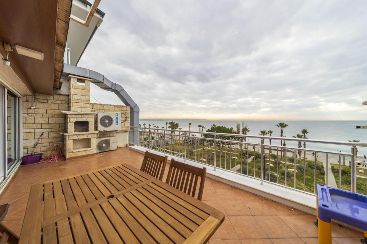 Flat With Terrace Next To Konyaalti Daire *