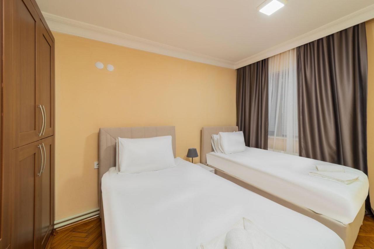 Flat With Terrace Next To Konyaalti Daire *