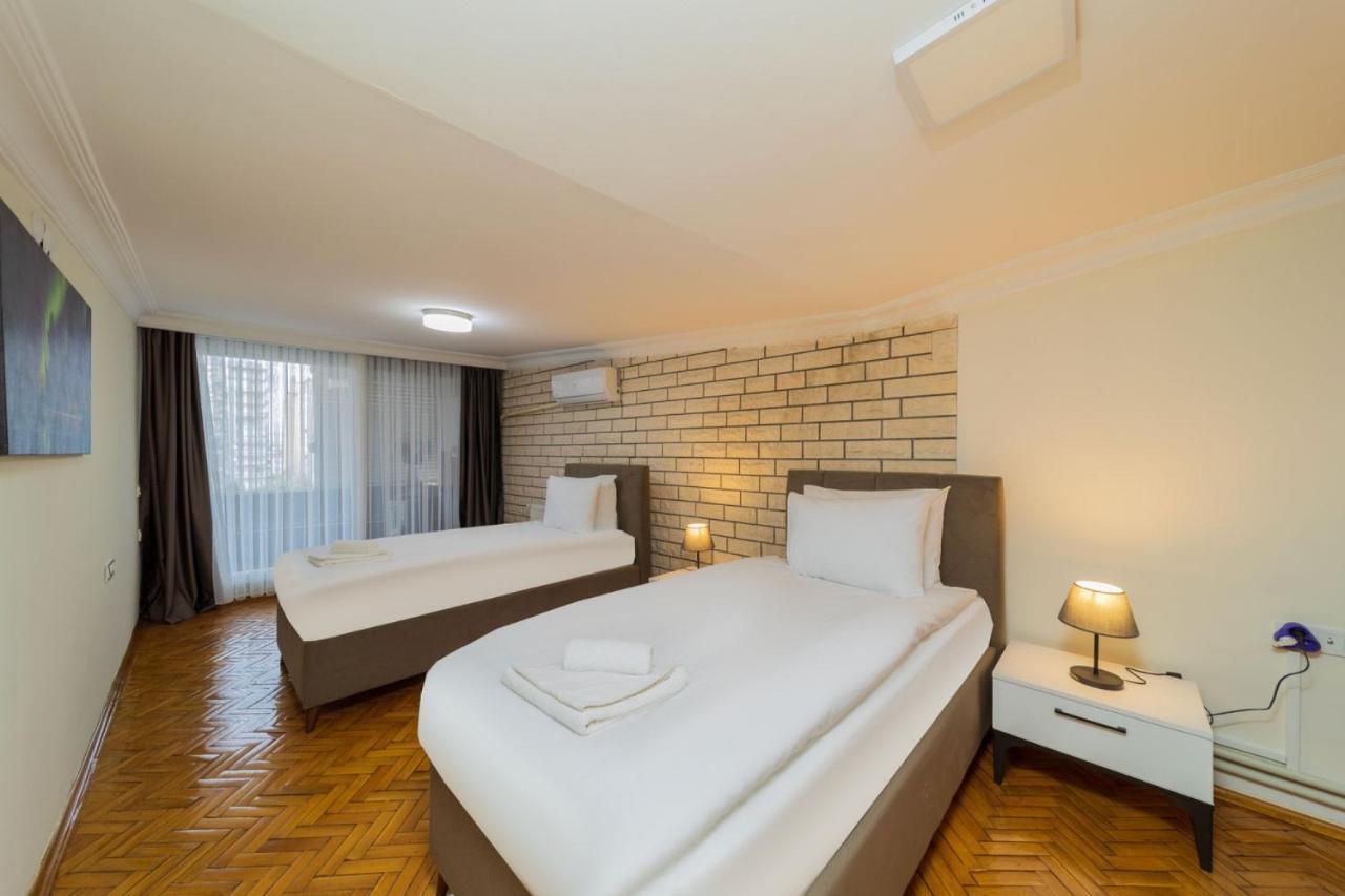 Flat With Terrace Next To Konyaalti Daire