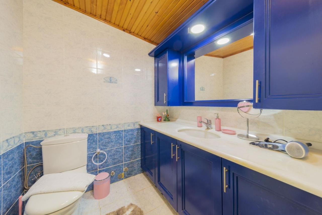 Flat With Terrace Next To Konyaalti Daire *
